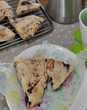 甘さ控えめのチョコスコーン♬