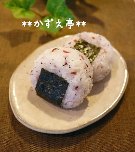 ハマる♡炒めツナとゆかりのおにぎり