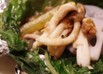 根菜ときのこの蕗の葉包み蒸し