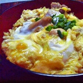 ふわトロ仕立て!鳥料理専門店の親子丼