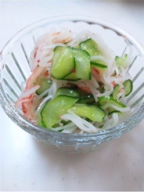 きゅうりとカニカマの酢の物