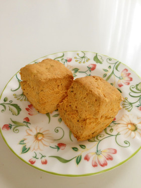 パンケーキミックスでトマトバジルスコーン