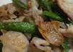 塩麹入り豚肉とスナップエンドウの炒め物