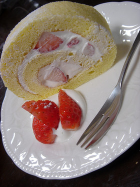 いちごロールケーキ