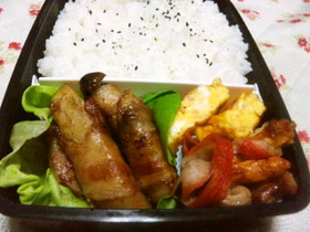 お弁当に冷凍ポテトの肉巻