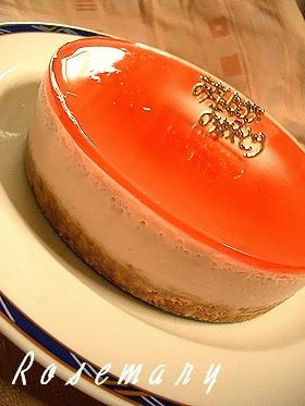 苺たっぷり♪　ストロベリー・ムース・ケーキ