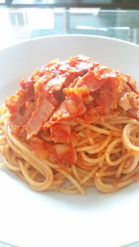 ベーコンのトマトパスタ