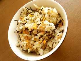 鉄分補給ひじきご飯*具は何でもOK