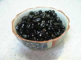 黒豆の煮豆☆高血圧・ダイエットに最適!