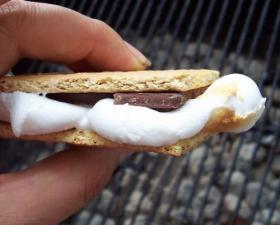 スモア(Smore) :  焼きマシュマロ
