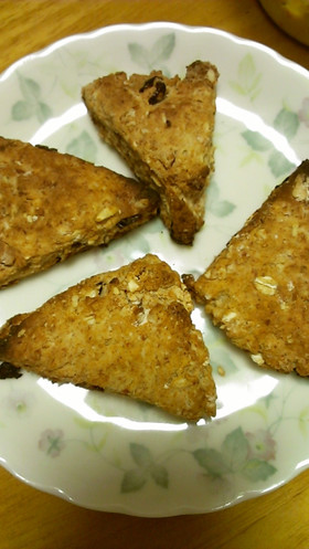オートミールと全粒粉の簡単ミニスコーン