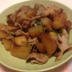 豚バラと大根じゃがいもの甘辛煮