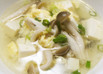 豆腐としめじと卵の酸っぱいスープ