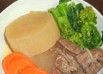 大根と牛スジ肉煮込み