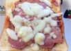ローストビーフのグラタンピザ