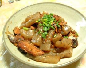 コンニャクと鰯の炒め物
