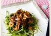 豆苗と舞茸のピリ辛オイスターソース炒め