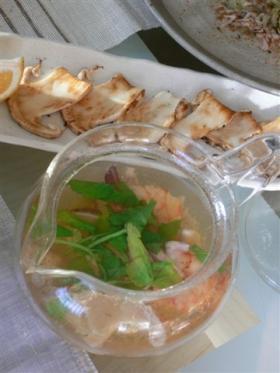 堪能!秋の香りの松茸土瓶蒸し