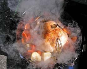 ダッヂオーブンで作る　鶏の丸焼き