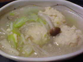 鶏肉団子と春雨のスープ
