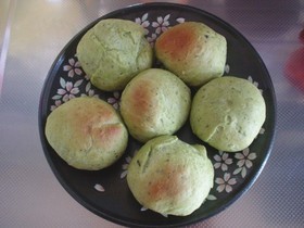 ほうれん草入りパン