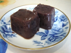 甘さ控えめ！粒粒たっぷり小倉水羊羹