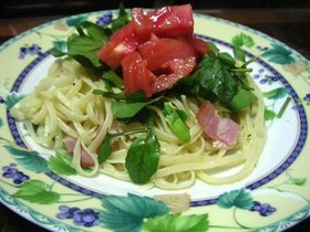 クレソンとトマトのパスタ