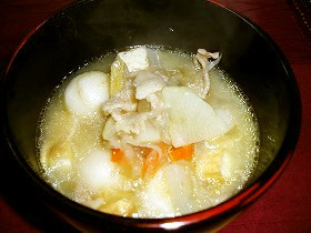 野菜たっぷり、コクうま豚汁