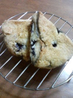 スタバ風☆ブルーベリークリームスコーン