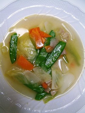 春野菜たっぷりスープ　ジュリエンヌ　