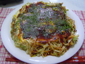 広島風豚玉そば＊隠し味は納豆だし♪