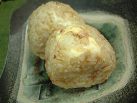 ちーずおかかおにぎり