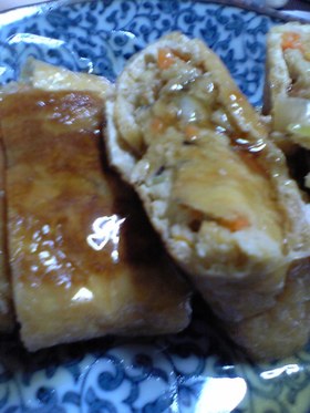 ジューシーおからを油揚げで包みました。