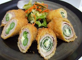 豚モモ肉でアスパラ＆シソ巻チーズフライ☆
