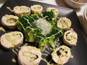 鶏ささ身ロールわさびマヨネーズソース