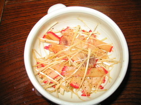 鯨ベーコンのオイスターソース和え