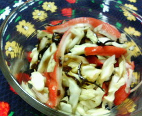本当に材料はたったの3つ☆キャベかま昆布