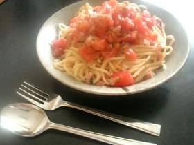 サッパリ♪トマトの冷製パスタ