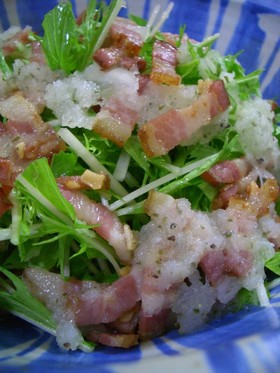 ●水菜とベーコンだけのサラダ●