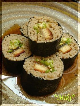 お上品に・・うなおくロール。