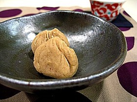 恵那寿やさんの栗きんとん風。