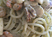 ジェノベーセソースで魚介類のパスタ