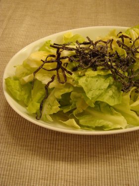 塩コンブとキャベツとごま油。。。
