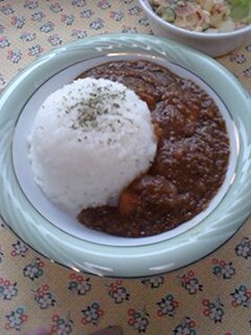 おかわり必至！ニンニク鶏のカレーライス
