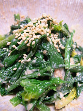 ほうれん草の変わり胡麻和え（梅マヨ味）