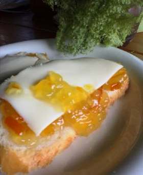 簡単　チーズとマーマレードサンド