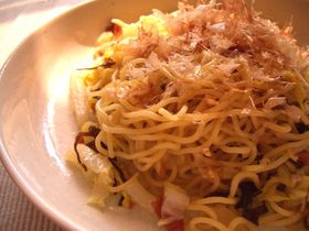 塩コンブで☆白菜和風焼きそば
