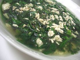 ベトナム風　春菊とひき肉のスープ