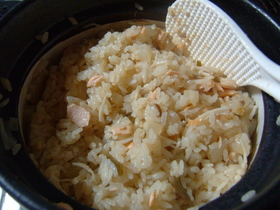 意外でヘルシーな☆大根と鮭の炊き込みご飯
