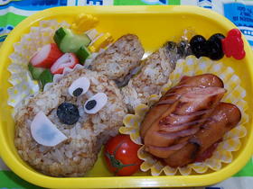 幼稚園のお弁当（名犬チーズ）